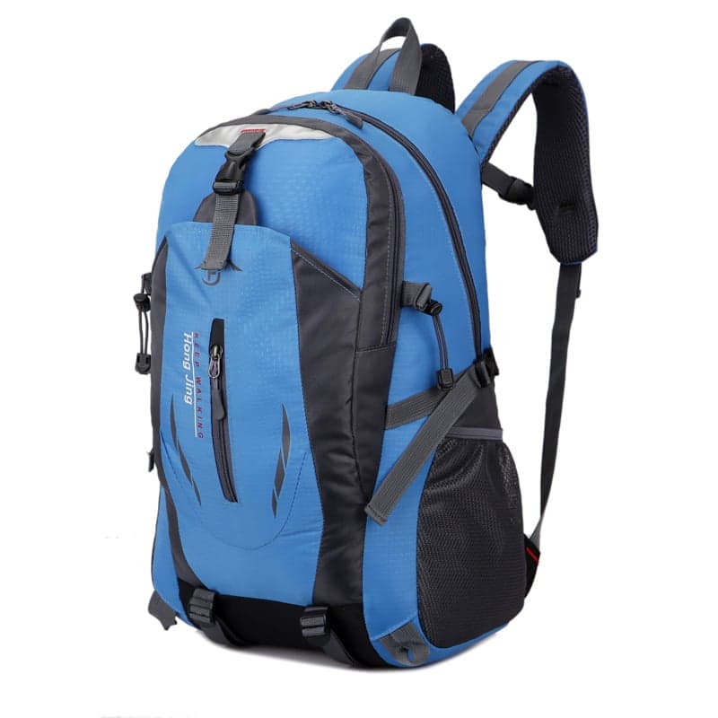 Rucksack Hike in Blau